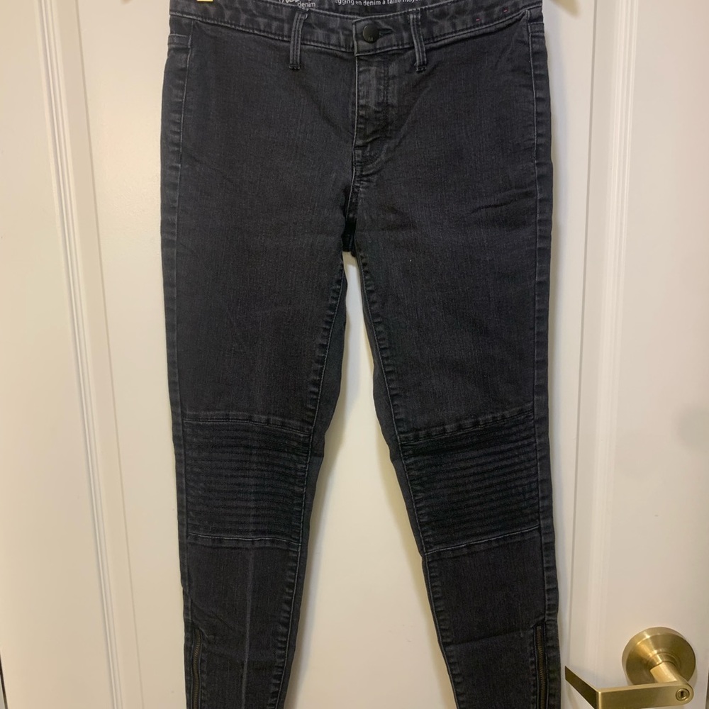 Mossimo Dark Grey Mid-Rise Denim Legging with Zipper Detail